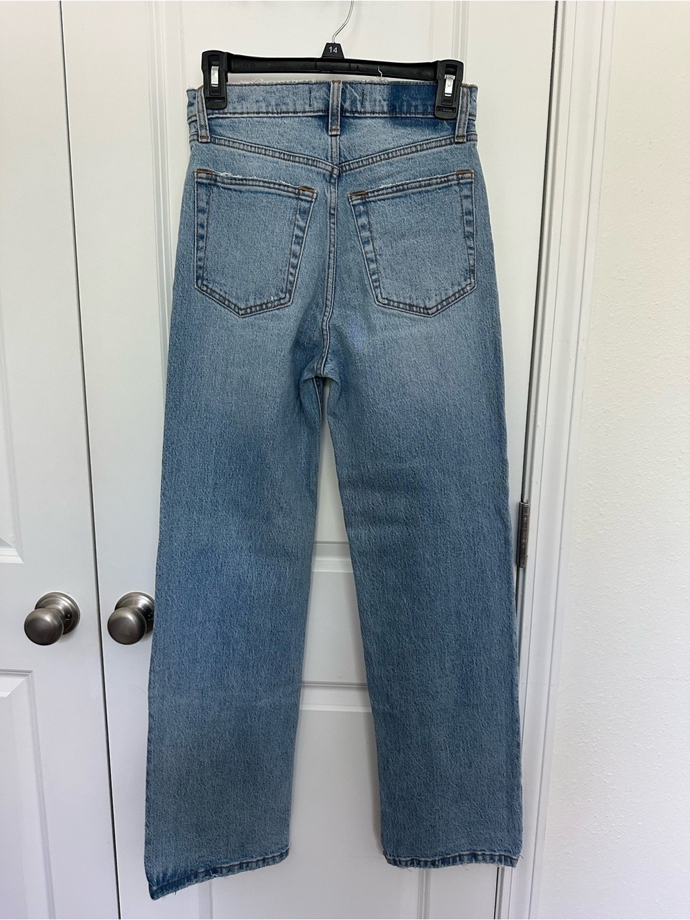 Abercrombie & Fitch The ‘90s Relaxed Jean High Rise Jeans - Picture 2 of 4